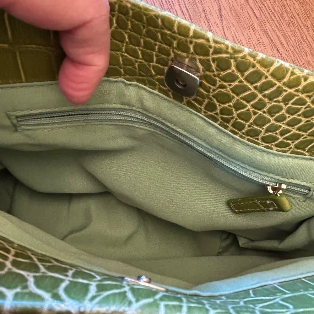 Light Green purse, Liz Claiborne bag - Picture 4 of 6